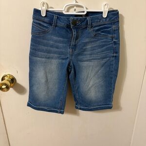 1822 Denim Women's Faded Blue Jean Shorts size 6